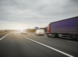 Accident A3: Șofer (23) a lovit un camion