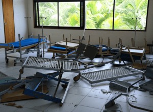 Bali: Turist în delir distruge urgența spitalului