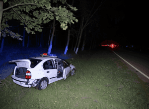 «Accident grav pe K57: Tânăr șofer se izbește de un copac»