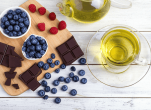 Fructe de pădure, ceai și ciocolată - Această dietă poate reduce riscul de demență