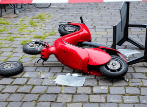 Hanau - Adolescent vandalizează și atacă poliția