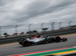Victoria palpitantă în Formula 1: Piastri triumfă după penalizarea lui Verstappen