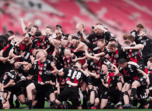 «Nu mai plânge! Dă tot ce ai mai bun! Fă o schimbare! - St. Pauli este în sfârșit pregătită»