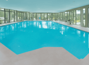 Cerb pătrunde într-o piscină și provoacă haos