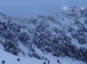 Salvare nocturnă în Bavaria: Elicopterul poliției caută excursioniști cu picioarele ude