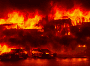 Lorenz A. a fost refuzat aici - Mașina proprietarului discotecii, incendiată