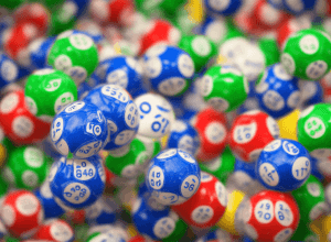 Câștigătorul Powerball de 167,3 milioane de dolari aresteat pentru agresiune asupra unui ofițer de poliție