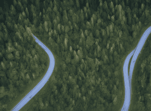 Coliziune frontală gravă între două Mercedes! Un copil (2 ani) a murit în spital