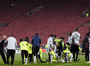 Scene șocante aseară - Clubul anunță diagnosticul portarului