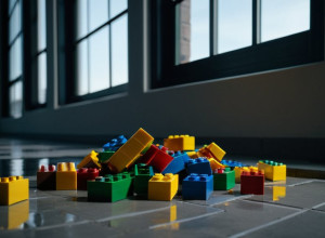 Scandal în Marea Britanie: O închisoare a cumpărat LEGO și mese de biliard de 6600 de euro pentru deținuți