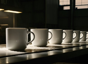 Compania Germană de Porțelan Könitz, Furnizor al Luvru, Intră în Insolvență După 116 Ani