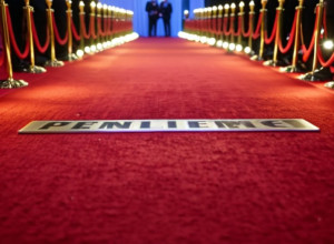 Atac al unui fan asupra Arianei Grande la premiera filmului