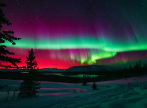 Aurore Boreale Spectaculoase deasupra Germaniei: Mii de Oameni au Imortalizat Fenomenul Măreț