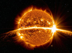 O pată solară gigantică, de zece ori mai mare decât Pământul, se apropie de planeta noastră