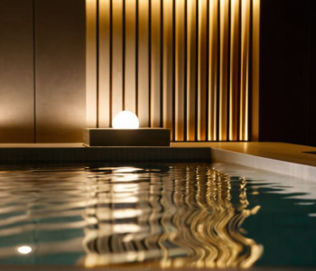 Turismul de Wellness se Adaptează: Hoteluri de Lux Oferă Retrageri Speciale pentru Menopauză