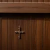 Simboluri naziste descoperite pe ușa unei biserici din Berlin: Poliția investighează