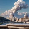 Fum alb la Vatican: Un nou Papă a fost ales