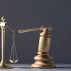 Tatăl unui copil agresat cere răspundere penală de la 10 ani