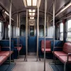 Un bărbat și-a prins mâna într-un tren din Germania, încercând să-și recupereze căștile AirPods