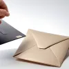 Card de credit nou, aşteptare de până la trei săptămâni: De ce băncile întârzie livrarea?