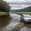 Accident în Germania: O Skoda a ieșit de pe șosea și a ajuns în albia râului, șoferul nevătămat