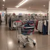 Ludwigshafen: Poliția caută o femeie care a furat haine de copii în valoare de peste 600 de euro