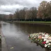 Furt și batjocură la memorialul copiilor morți în Olanda: Tineri au jefuit locul de omagiu