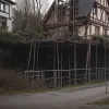 Tragedie în Gunzenhausen: Bărbat a murit după ce a fost prins sub schelă în timp ce făcea tracțiuni
