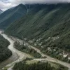 Dublu dezastru în Alpii Elvețieni: După alunecarea de teren, satul Blatten este amenințat de inundații