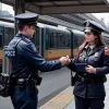 Hoț cu telefon furat, prins în tren spre Halle, localizat de fiul proprietarului