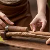 Trabucuri germane lucrate manual: Un meșteșug rar, învățat chiar și de un ucenic nefumător