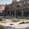 Germania: Elevă de 11 ani, bătută crunt de colege în curtea școlii sub privirile celorlalți