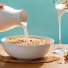 Lapte sau cereale mai întâi? Știința și brandurile răspund la dilema micului dejun perfect