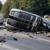 Accident grav pe autostrada A7 din Germania: Remorca cu cai s-a răsturnat, a provocat un carambol