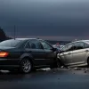 A scăpat ca prin minune: Un Mercedes s-a răsturnat în timpul curselor ilegale pe autostrada A8 din Germania