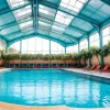 Scandal la Tropical Islands din Germania: Piscine închise și vizitatori nemulțumiți din cauza lipsei de salvamari