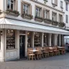 Atac brutal lângă o gelaterie din Wilhelmshaven: Un bărbat a fost bătut și rănit grav