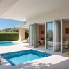 Agentul imobiliar de lux Marcel Remus prezintă vile de vis în Mallorca și casa sa modestă