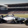 Roscoe, celebrul câine al lui Lewis Hamilton, se recuperează după pneumonie