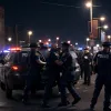 Un bărbat a fost reținut la Frankfurt după ce a atacat o persoană și a agresat polițiștii