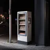 Două automate de țigări sparte în Germania: hoții au furat marfă