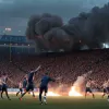 FC Köln a promovat în Bundesliga: Fanii au declanșat o sărbătoare nebună și au luat bucăți din gazon ca suvenir