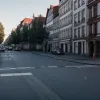 Accident grav în Duisburg: Șoferul a lovit un bărbat de 24 de ani și a fugit. S-a acționat intenționat?