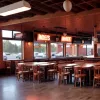 Legenda WWE vrea să salveze lanțul de restaurante „Hooters” de la insolvență
