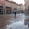 Bărbat beat a atacat polițiștii într-o bancă din Germania