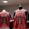 Tricoul legendar al lui Michael Jordan, vândut la licitație pentru peste 2,6 milioane USD