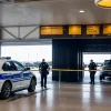 Cetățean rus, arestat pe aeroportul din Frankfurt pentru șantaj și amenințare cu cuțitul
