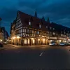 Bărbat de 21 de ani reținut în Erlangen după un atac cu cuțitul la brutărie și un furt dintr-un restaurant