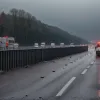 Accident pe autostrada A8 în Germania: Cinci persoane rănite din cauza acvaplanării