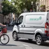 Incident rutier în Jena, Germania: Ciclist rănit după ce a intrat într-o dubă de livrare